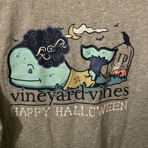 Vineyard Vines Halloween shirt M whale